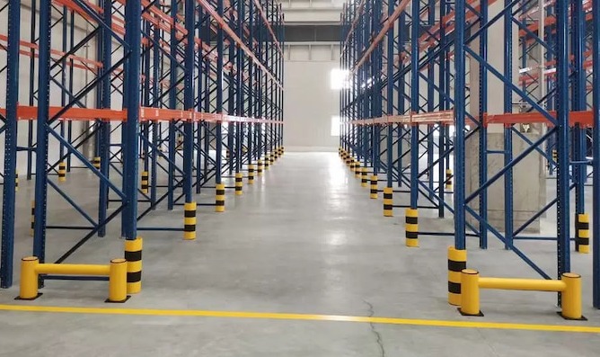 Industrial-grade polymer guardrail for warehouse safety